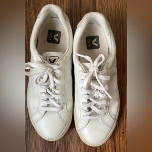 Veja Women's White Esplar Sneakers size 8 White Leather Shoes Uniform Shoes
